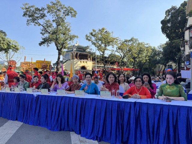 Các đại biểu tham dự chương trình.