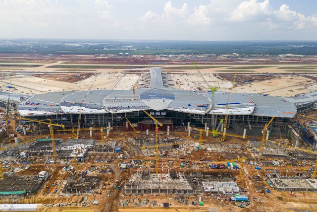 Sân bay Long Thành tăng tốc thi công, cùng loạt hạ tầng trọng điểm đang tạo nên “siêu kết nối” cho vùng Đông Nam TP.HCM. Sân bay Long Thành tăng tốc thi công, cùng loạt hạ tầng trọng điểm đang tạo nên “siêu kết nối” cho vùng Đông Nam TP.HCM.
