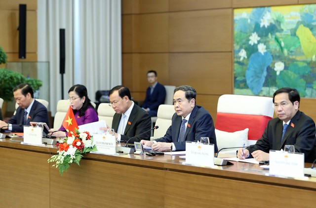 Chủ tịch Quốc hội Trần Thanh Mẫn chúc mừng những thành tựu phát triển vượt bậc mà đất nước và nhân dân Hàn Quốc đã đạt được trong thời gian qua.