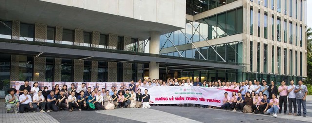 Toàn thể nhân viên C.P. Việt Nam cùng nhau “Hướng về miền Trung yêu thương”.