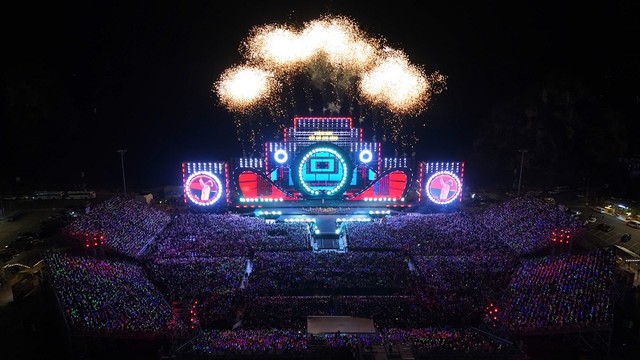 Chương trình “Hạ Long concert 2025” thu hút đông đảo du khách.