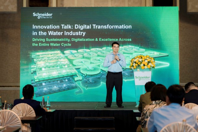 Ông Trần Cường – Giám đốc Kỹ thuật Công nghệ Tổng Công ty Cấp nước Sài Gòn (SAWACO) chia sẻ tại sự kiện