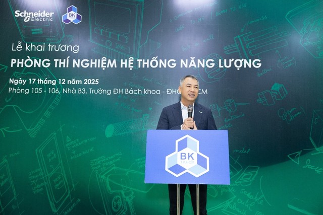 Ông Đồng Mai Lâm, Tổng giám đốc Schneider Electric Việt Nam và Campuchia bày tỏ sự vui mừng khi Phòng Thí nghiệm Hệ thống Năng lượng chính thức được khánh thành Ông Đồng Mai Lâm, Tổng giám đốc Schneider Electric Việt Nam và Campuchia bày tỏ sự vui mừng khi Phòng Thí nghiệm Hệ thống Năng lượng chính thức được khánh thành