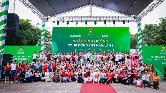 Ngày Dinh dưỡng cộng đồng Việt Nam 2025 do Báo Sức khỏe và Đời sống (Bộ Y tế) tổ chức với sự đồng hành của Herbalife Việt Nam, đã thu hút hàng ngàn người tham dự Ngày Dinh dưỡng cộng đồng Việt Nam 2025 do Báo Sức khỏe và Đời sống (Bộ Y tế) tổ chức với sự đồng hành của Herbalife Việt Nam, đã thu hút hàng ngàn người tham dự
