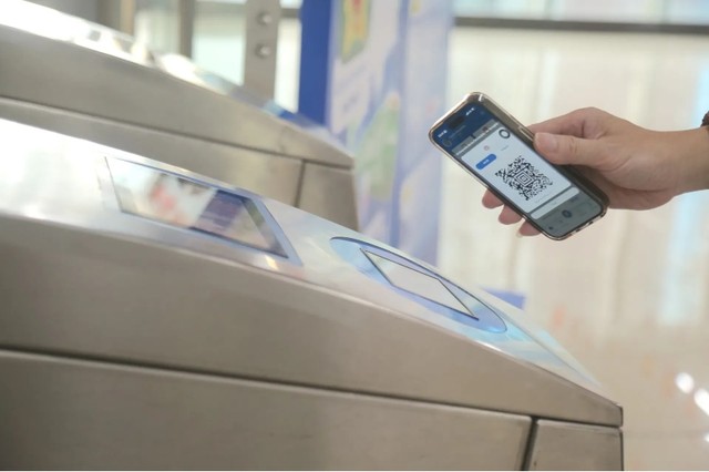 Hành khách sử dụng thẻ Visa để đi lại trên tuyến 3.1 Nhổn - Ga Hà Nội được hỗ trợ toàn bộ tiền vé đến hết ngày 28/2/2026, hoặc đến khi ngân sách tài trợ kết thúc.