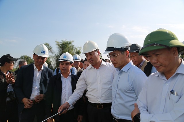 Các đơn vị báo cáo tiến độ thực hiện dự án.