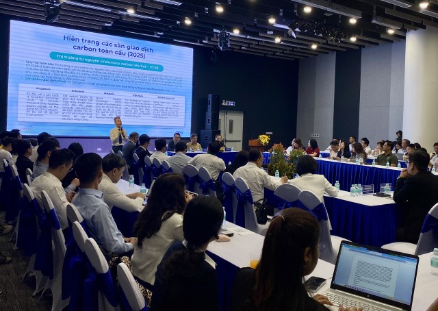 Toàn cảnh hội thảo “Thúc đẩy tài chính xanh và sàn giao dịch tín chỉ carbon trong Trung tâm tài chính quốc tế”.