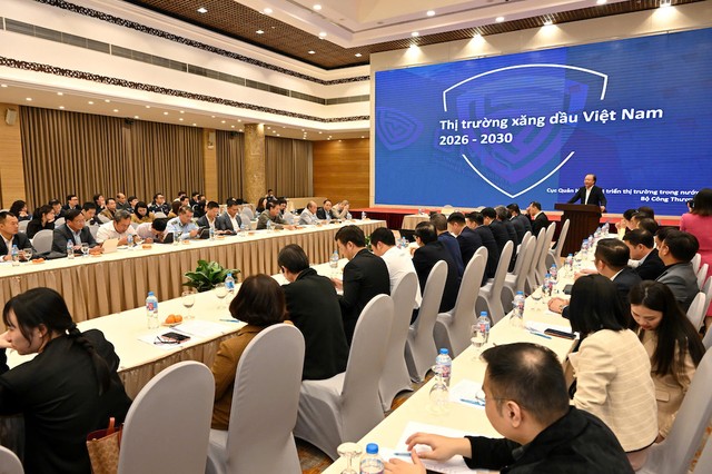 Cục trưởng Quản lý và phát triển thị trường trong nước (Bộ Công thương) Trần Hữu Linh tại Hội nghị.