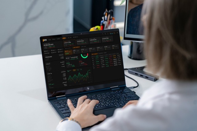 SHS đã cho ra mắt bộ đôi nền tảng giao dịch thế hệ mới SH Smart app &amp; web.