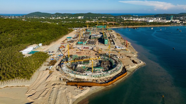 Các công trình APEC đang “tăng tốc” về đích, Trung tâm Hội nghị APEC và Nhà hát biểu diễn đa năng chỉ 6 tháng đã đạt 33% sản lượng xây dựng