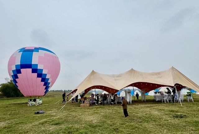 Không gian du lịch River Camping tại khu vực triền đê, bãi bồi thuộc thôn Bến và thôn Trung.