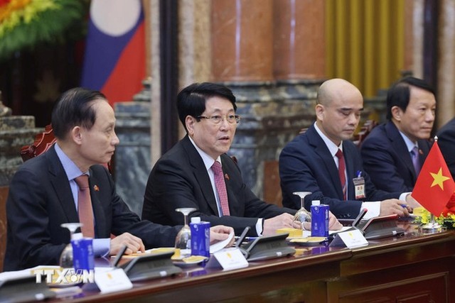 Chủ tịch nước Lương Cường và đoàn Việt Nam tại cuộc hội đàm với Tổng Bí thư, Chủ tịch nước Lào Thongloun Sisoulith