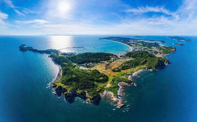 Đặc khu Cô Tô, tỉnh Quảng Ninh nhận Giải thưởng Điểm đến du lịch thân thiện với môi trường ASEAN 2026. Đặc khu Cô Tô, tỉnh Quảng Ninh nhận Giải thưởng Điểm đến du lịch thân thiện với môi trường ASEAN 2026.