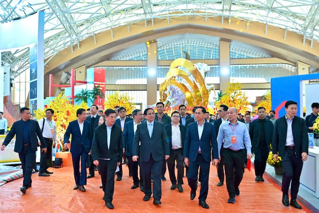 Chiều 1/2, Thủ tướng Phạm Minh Chính dự tổng duyệt Lễ khai mạc Hội chợ mùa Xuân 2026.