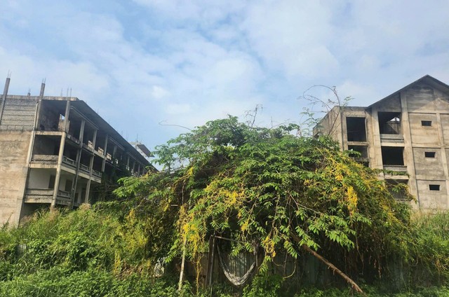 Dự án Trường THCS Hiệp Bình Phước bị bỏ hoang