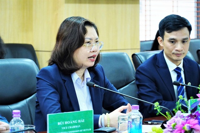 Chủ tịch UBCKNN Vũ Thị Chân Phương phát biểu tại buổi làm việc.