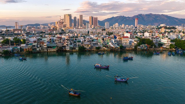 Hạ tầng bứt phá kéo theo đội ngũ chuyên gia dịch chuyển về Nha Trang làm việc, sinh sống. Ảnh: Minh Tú