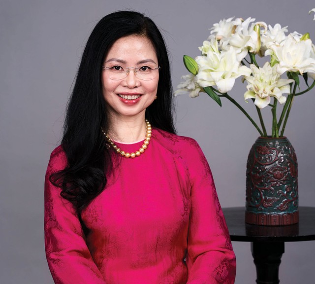 Bà Nguyễn Thúy Hạnh, Tổng giám đốc kiêm Giám đốc khối Khách hàng Doanh nghiệp và Đầu tư, Ngân hàng TNHH Một thành viên Standard Chartered Việt Nam (Standard Chartered)