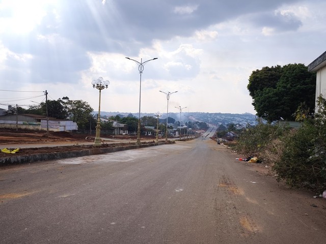 Dự án Đường Nguyễn Văn Linh qua phường Diên Hồng và Hội Phú sắp hoàn thành, góp phần thay đổi bộ mặt đô thị khu vực Pleiku.