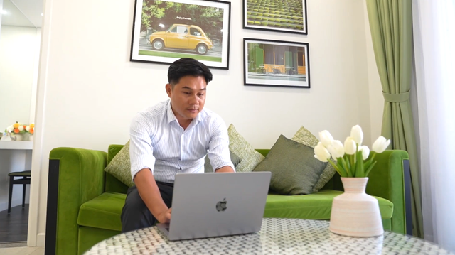 Anh Nguyễn Công Tuấn, đại diện đơn vị vận hành căn hộ dự án Sun Grand City Hillside Residence. Ảnh: Ánh Dương. Anh Nguyễn Công Tuấn, đại diện đơn vị vận hành căn hộ dự án Sun Grand City Hillside Residence. Ảnh: Ánh Dương.