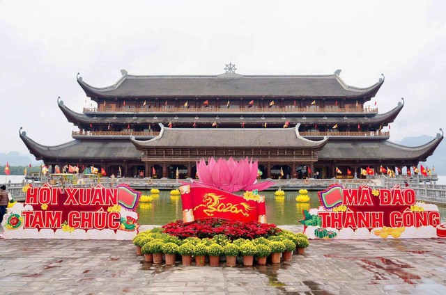 Chùa Tam Chúc đang khoác lên mình diện mạo trang nghiêm và tươi mới, sẵn sàng đón mùa lễ hội xuân 2026. Chùa Tam Chúc đang khoác lên mình diện mạo trang nghiêm và tươi mới, sẵn sàng đón mùa lễ hội xuân 2026.