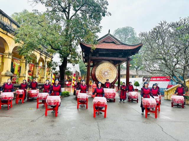 Màn trống hội rộn ràng trong phần hội xuân. Ảnh: Hoàng Quyên. Màn trống hội rộn ràng trong phần hội xuân. Ảnh: Hoàng Quyên.