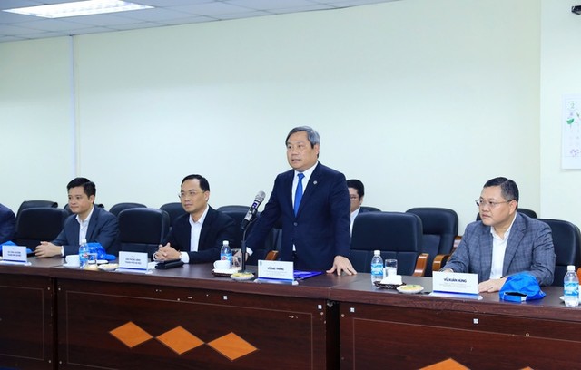 Chủ tịch UBND TP. Hà Nội Vũ Đại Thắng phát biểu chúc Tết, động viên cán bộ, công nhân viên Công ty TNHH Điện tử Meiko Việt Nam nhân dịp đầu xuân mới Bính Ngọ 2026. Ảnh: Lê Hải Chủ tịch UBND TP. Hà Nội Vũ Đại Thắng phát biểu chúc Tết, động viên cán bộ, công nhân viên Công ty TNHH Điện tử Meiko Việt Nam nhân dịp đầu xuân mới Bính Ngọ 2026. Ảnh: Lê Hải