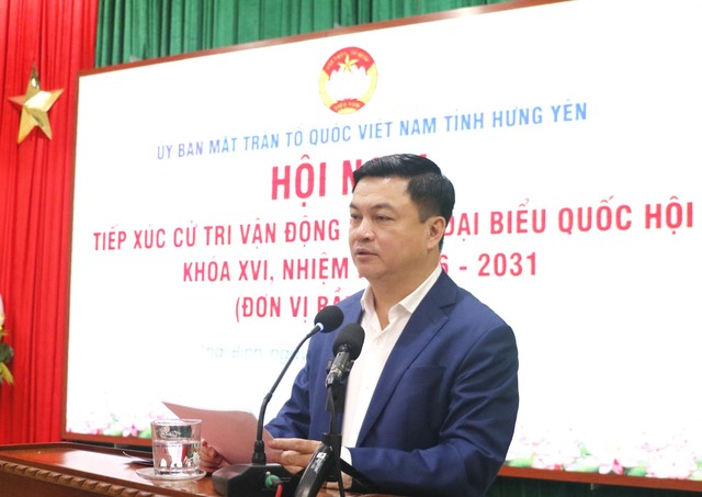 Ông Nguyễn Hồng Việt, Giám đốc Bệnh viện Y học cổ truyền Thái Bình, tỉnh Hưng Yên trình bày chương trình hành động