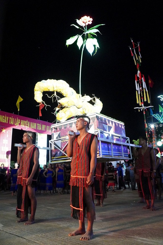 Nghi thức rước thần Sâm.