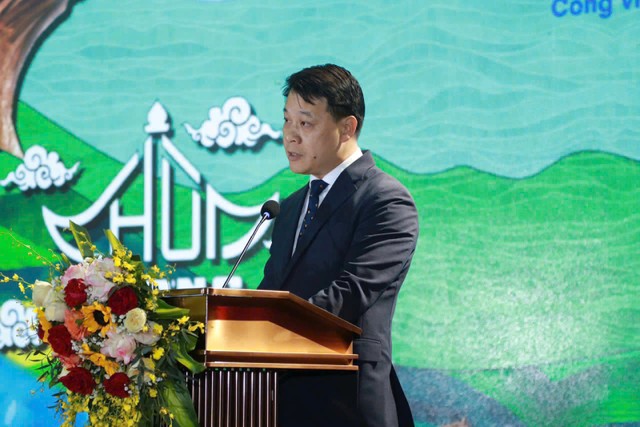 Ông Nguyễn Trần Quang - Phó Giám đốc Sở Du lịch Hà Nội phát biểu khai mạc Lễ hội. Ảnh: Hà Thu Ông Nguyễn Trần Quang - Phó Giám đốc Sở Du lịch Hà Nội phát biểu khai mạc Lễ hội. Ảnh: Hà Thu