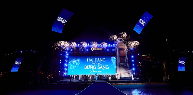 Không khí bùng nổ khi những thông tin mới về Beacon Tower được công bố. Ảnh: Ánh Dương.