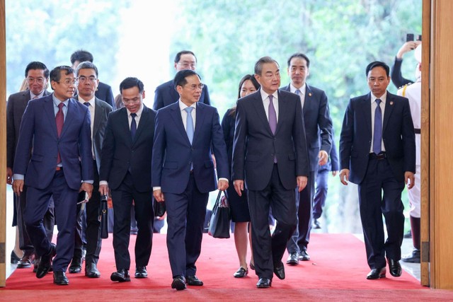 Phó Thủ tướng Chính phủ Bùi Thanh Sơn đón tiếp đoàn.