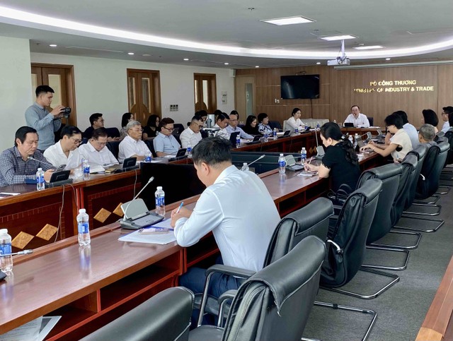 "Chương trình làm việc với một số hiệp hội, doanh nghiệp ngành hàng” của Bộ Công thương tại TP.HCM.