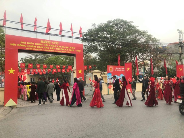 Cử tri phường Kiến An tham gia Ngày hội non sông