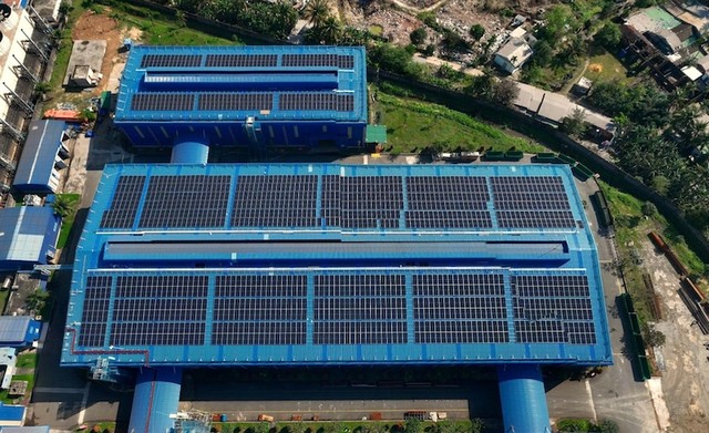 Hệ thống điện mặt trời mái nhà tại Nhà máy của Côgn ty thép Hoà Phát Dung Quất. Hệ thống điện mặt trời mái nhà tại Nhà máy của Côgn ty thép Hoà Phát Dung Quất.