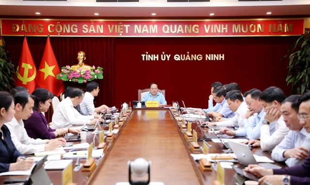 Ông Quản Minh Cường, Bí thư Tỉnh ủy Quảng Ninh chủ trì cuộc họp. Ảnh: Thu Chung Ông Quản Minh Cường, Bí thư Tỉnh ủy Quảng Ninh chủ trì cuộc họp. Ảnh: Thu Chung