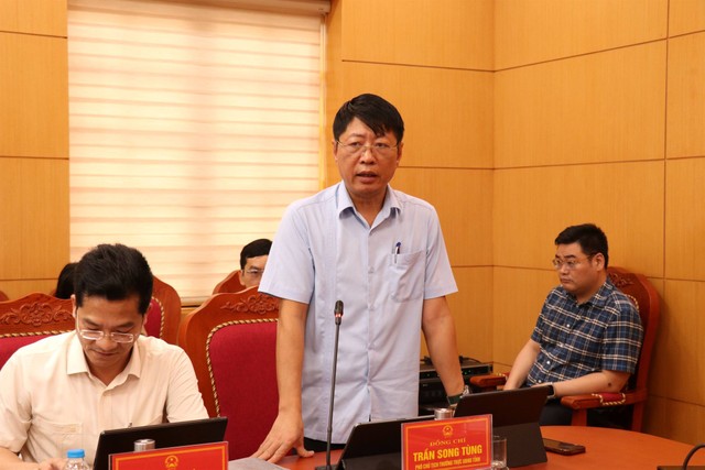 Phó chủ tịch thường trực UBND tỉnh Ninh Bình Trần Song Tùng phát biểu tại hội nghị.