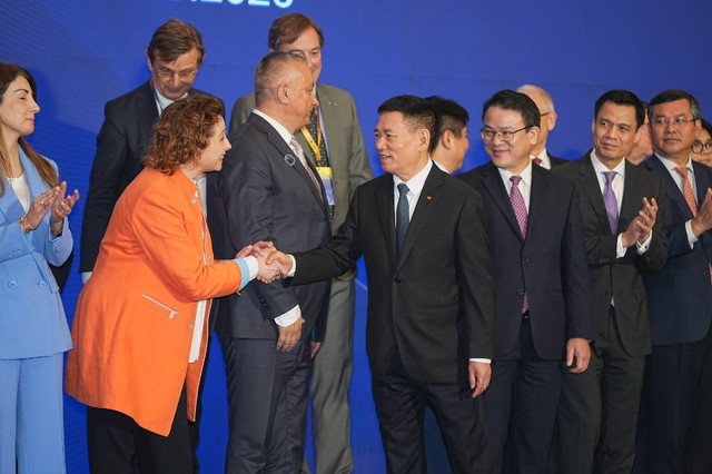 Phó thủ tướng Chính phủ Hồ Đức Phớc đã tham gia và phát biểu chỉ đạo tại Diễn đàn