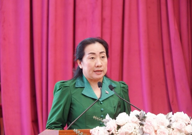 Bà Touch Sopharath Đại sứ Đặc mệnh toàn quyền Vương quốc Campuchia tại Việt Nam phát biểu tại hội nghị.