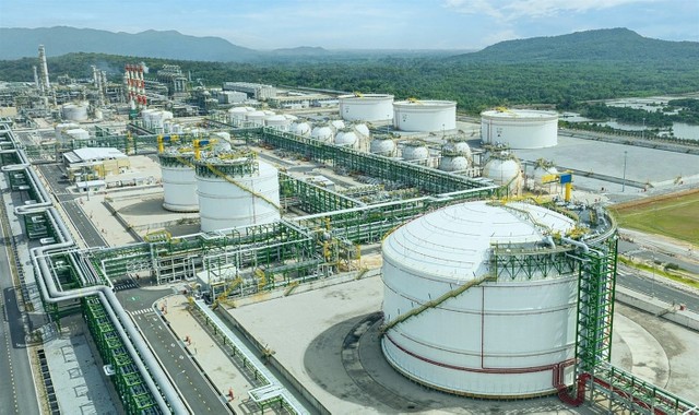 Tổ hợp hóa dầu Long Sơn (khu vực Bà Rịa-Vũng Tàu) Tổ hợp hóa dầu Long Sơn (khu vực Bà Rịa-Vũng Tàu)