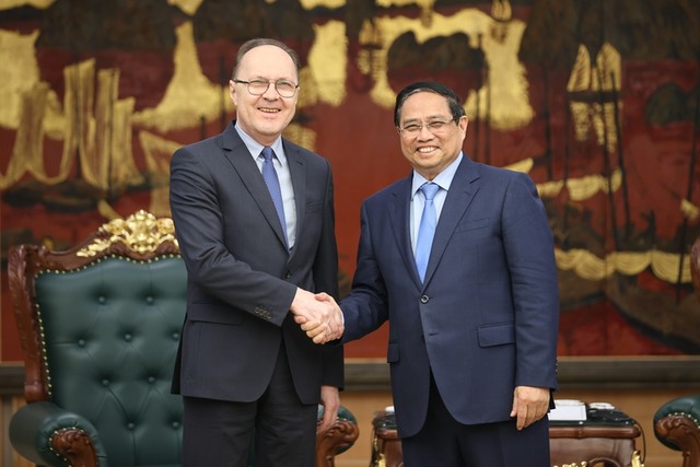 Thủ tướng Chính phủ Phạm Minh Chính làm việc với Đại sứ Nga - Ảnh: VGP/Nhật Bắc