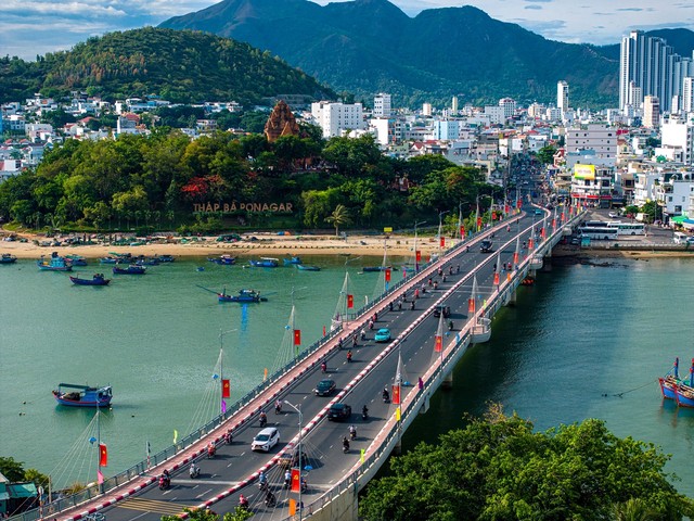 Khánh Hòa ưu tiên phát triển các tuyến giao thông trọng điểm tại những khu vực có tiềm năng thu hút đầu tư.