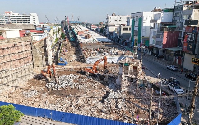 Hiện gói thầu cầu dẫn, đường dẫn và nút giao đạt gần 80% giá trị hợp đồng, là hạng mục có tiến độ nhanh nhất toàn dự án, dự kiến hoàn thành cuối năm 2026 Hiện gói thầu cầu dẫn, đường dẫn và nút giao đạt gần 80% giá trị hợp đồng, là hạng mục có tiến độ nhanh nhất toàn dự án, dự kiến hoàn thành cuối năm 2026