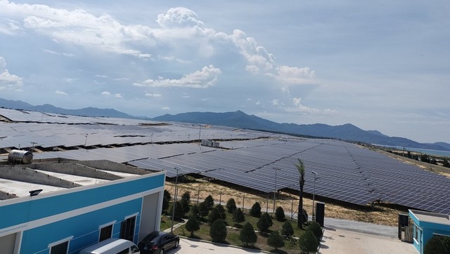 Nhà máy điện mặt trời Fujiwara Bình Định (50 MW) là 1 trong 9 dự án nhà máy điện mặt trời nằm trong diện kiểm tra, rà soát các dự án năng lượng tái tạo hưởng giá FIT trên địa bàn tỉnh Gia Lai. Nhà máy điện mặt trời Fujiwara Bình Định (50 MW) là 1 trong 9 dự án nhà máy điện mặt trời nằm trong diện kiểm tra, rà soát các dự án năng lượng tái tạo hưởng giá FIT trên địa bàn tỉnh Gia Lai.