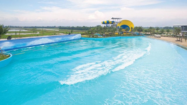 Khu du lịch Tuần Châu Hà Nội hấp dẫn du khách với bãi biển nhân tạo quy mô lớn. Khu du lịch Tuần Châu Hà Nội hấp dẫn du khách với bãi biển nhân tạo quy mô lớn.