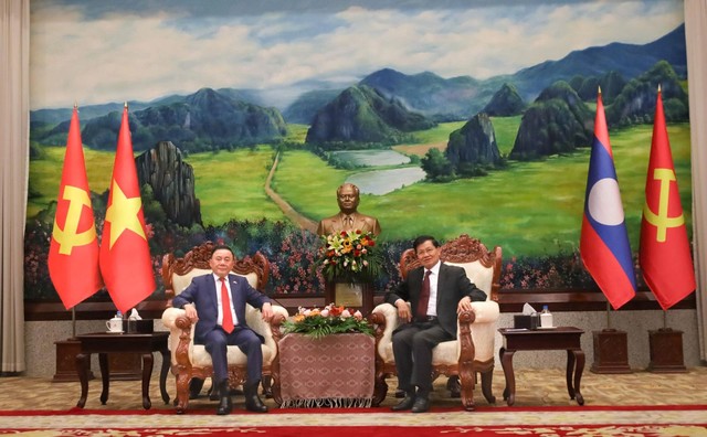 Đồng chí Thường trực Ban Bí thư Trần Cẩm Tú hội kiến Tổng Bí thư, Chủ tịch nước Lào.