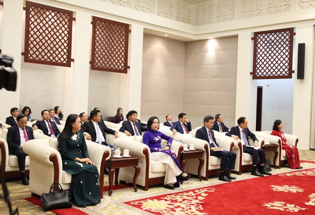 Đoàn đại biểu cấp cao Việt Nam tại cuộc hội kiến.