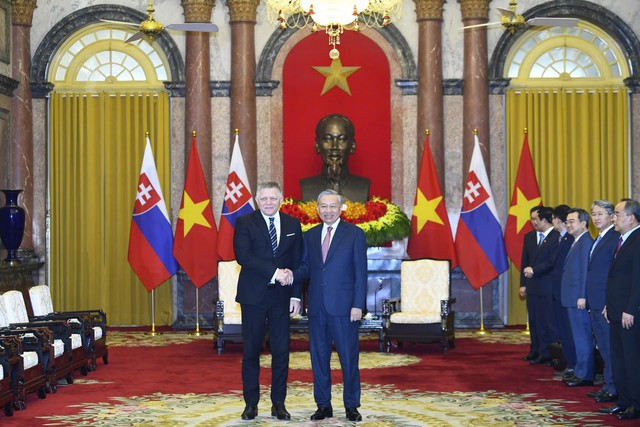 Tổng Bí thư, Chủ tịch nước Tô Lâm và Thủ tướng Cộng hòa Slovakia Robert Fico. Ảnh: Đức Thanh.