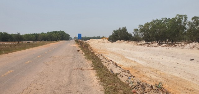 Dự án đầu tư xây dựng Quốc lộ 15D đoạn từ Cảng Mỹ Thủy đến cao tốc Cam Lộ – La Sơn đang được triển khai thi công xây dựng Dự án đầu tư xây dựng Quốc lộ 15D đoạn từ Cảng Mỹ Thủy đến cao tốc Cam Lộ – La Sơn đang được triển khai thi công xây dựng