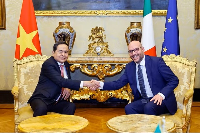 Chủ tịch Quốc hội Trần Thanh Mẫn hội đàm với Chủ tịch Hạ viện Italia Lorenzo Fontana. (Ảnh: Doãn Tấn/TTXVN)